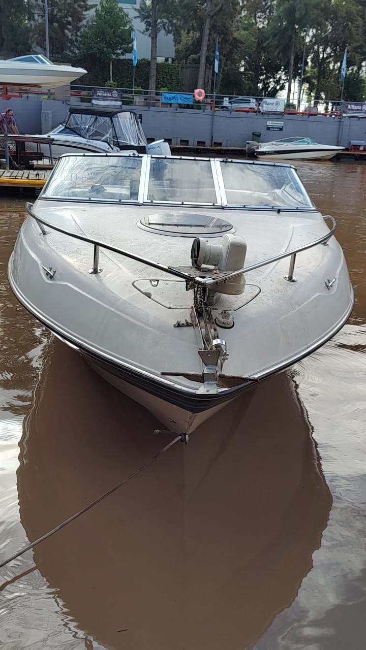 Four Winns 21 2000 Volvo 225 hp